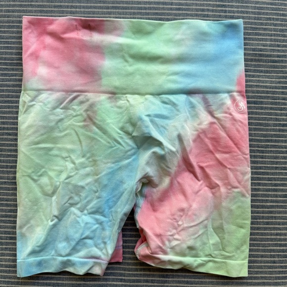Allure The Brand Multi Colored Butt Scrunch Shorts!💗 - Picture 2 of 2